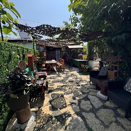 אכסניה Casa Nita *
